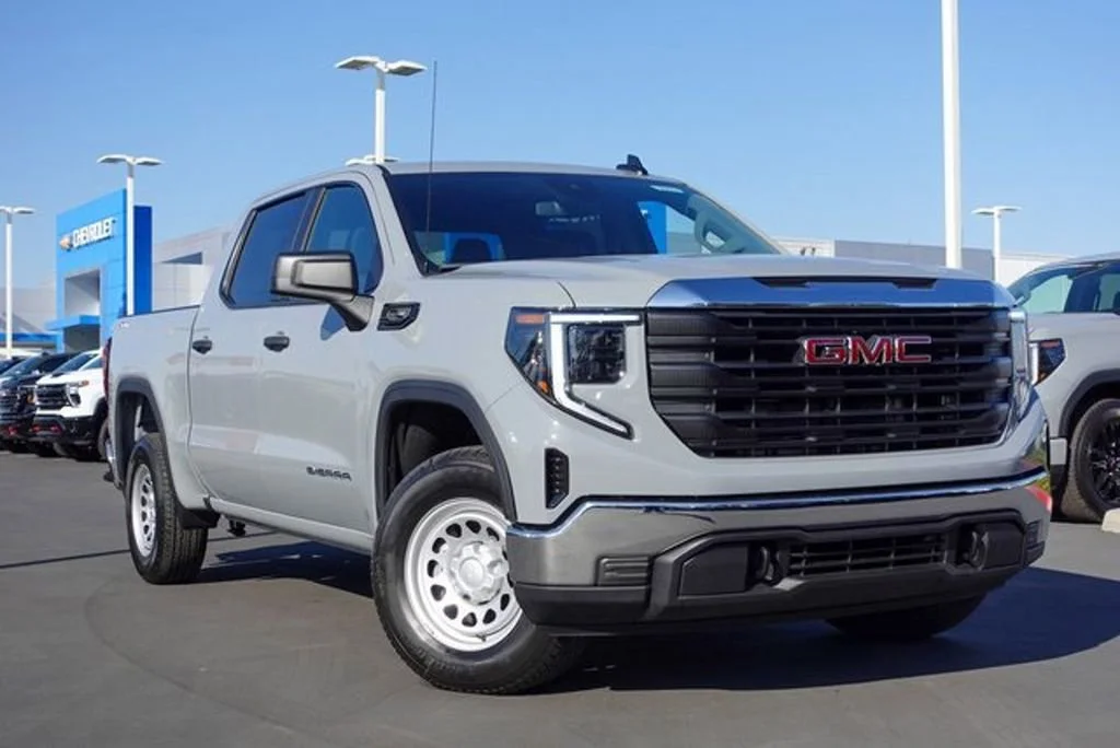 2025 GMC Sierra 4WD Crew Cab Short Box Pro's photo