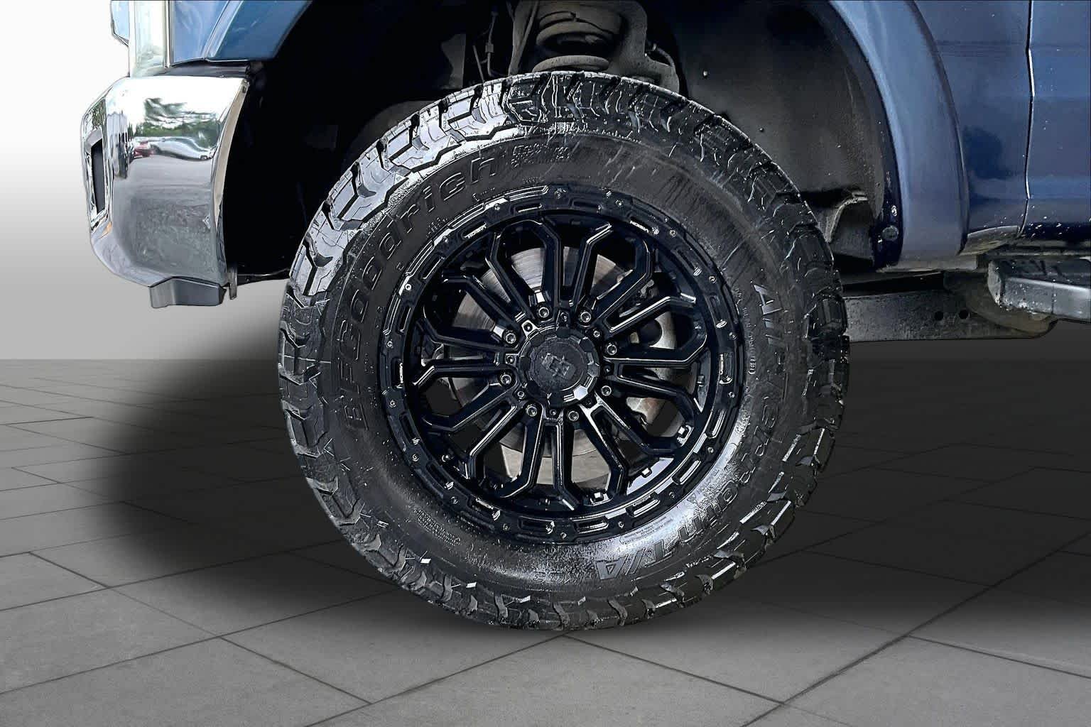 Used 2017 Blue Jeans Ford XLT image 11