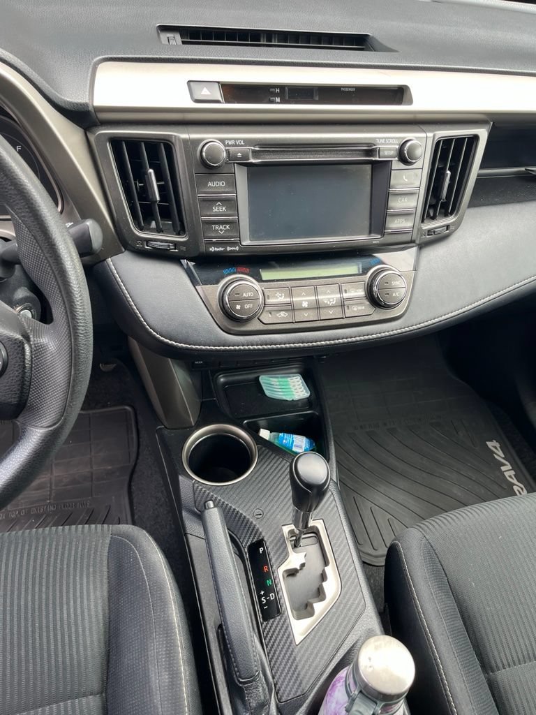2013 Toyota RAV4 XLE - Photo 11
