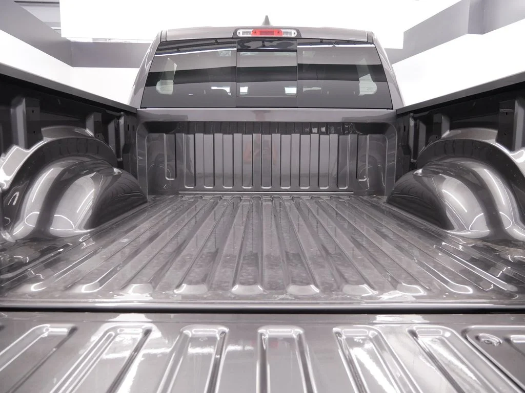 New 2026 Granite Crystal Metallic Clear-Coat Exterior Paint Ram Laramie image 15