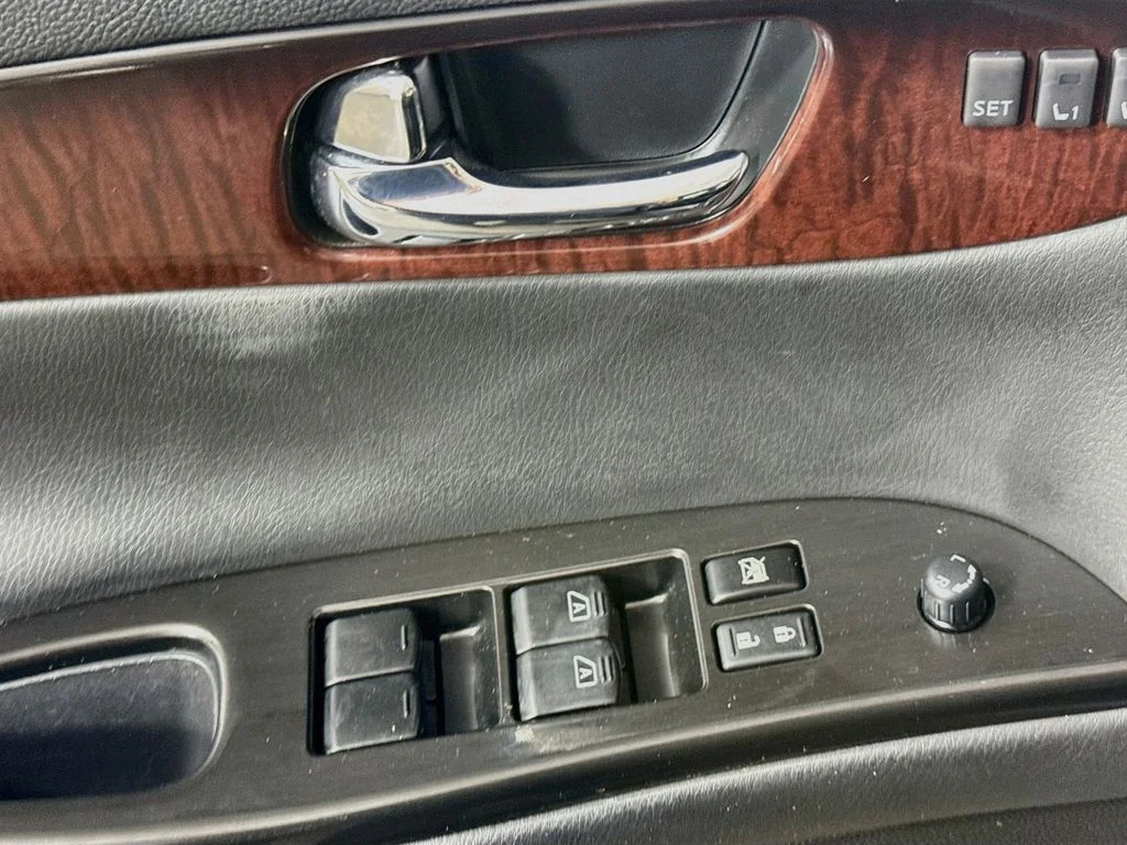 Used 2015 Black Obsidian INFINITI Journey image 22