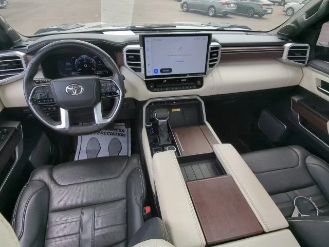 Used 2023  Toyota Capstone Hybrid image 17
