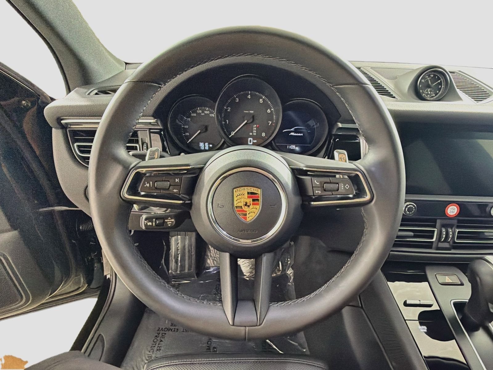 2025 Porsche Macan Base - Photo 11