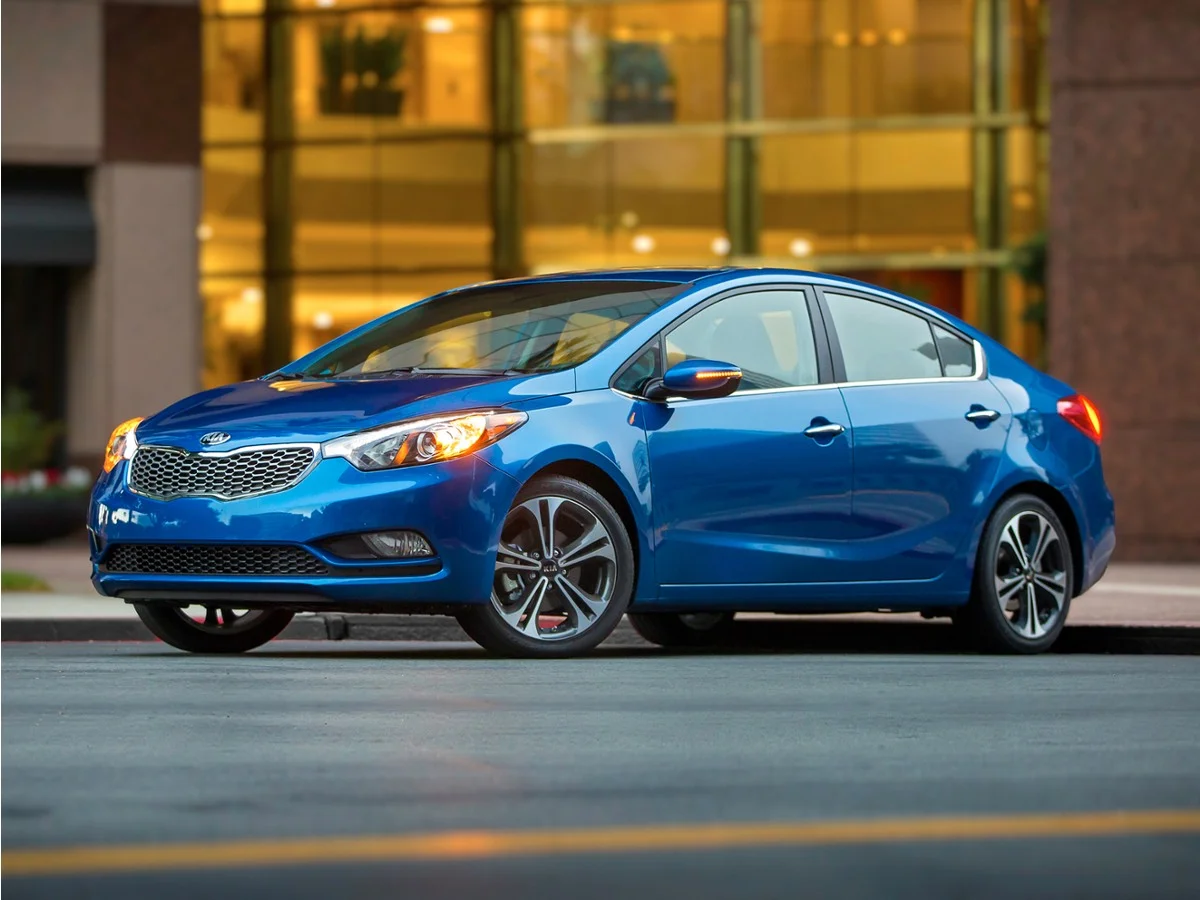 Used 2014 Silver Kia LX image 1