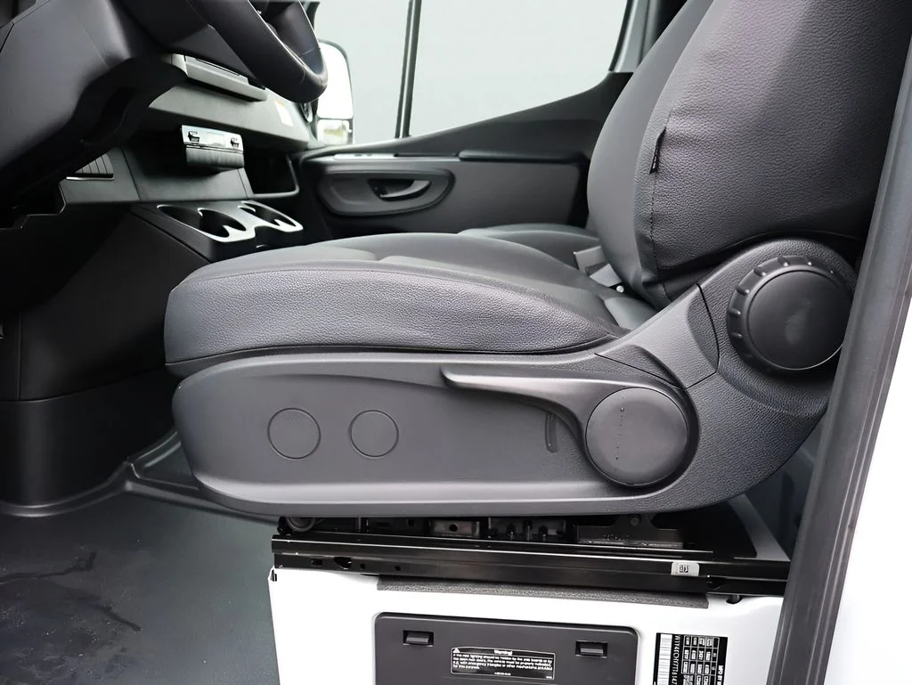 New 2026 Arctic White Mercedes-Benz Cargo 170 WB image 40