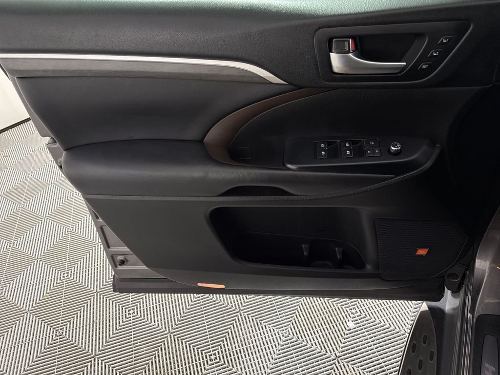 2019 Toyota Highlander Limited Platinum - Photo 10
