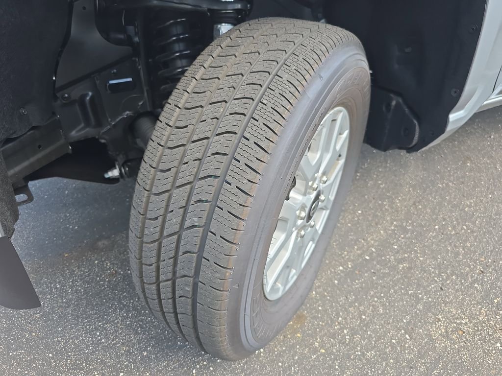 2025 Toyota Tacoma SR5 - Photo 33