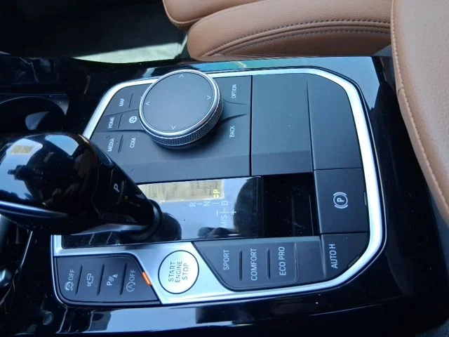 Used 2024 White BMW sDrive30i image 12