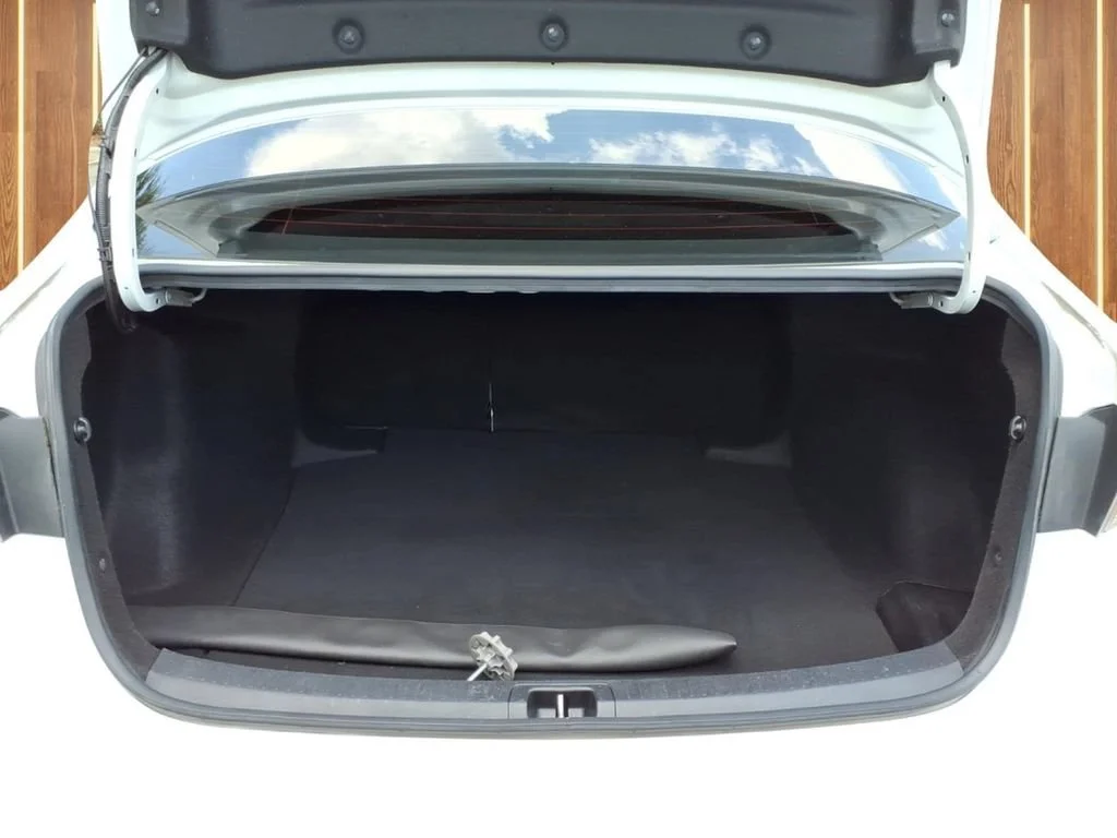 Used 2021 White Toyota LE image 30
