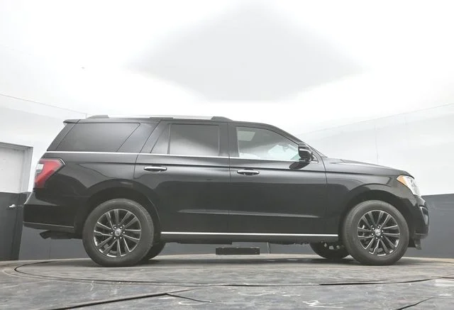 Used 2020 Black Ford Limited image 33