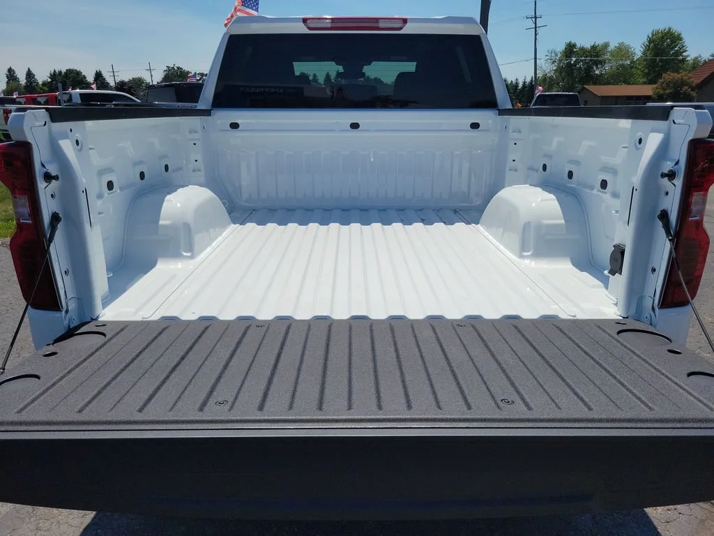 New 2026 Summit White Chevrolet LT (2FL) image 27