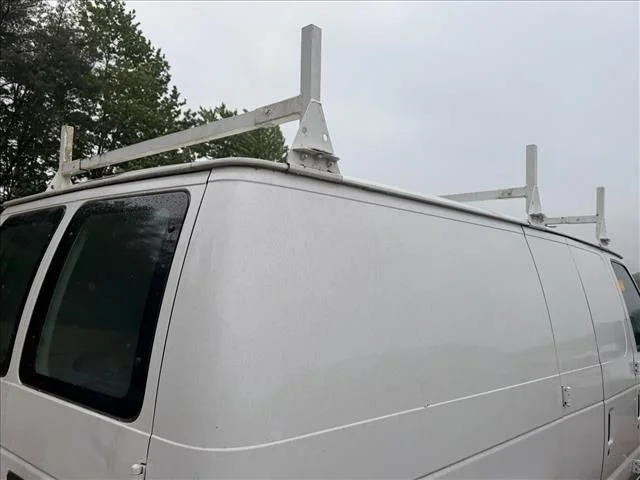 Used 2006 White Ford Commercial image 13