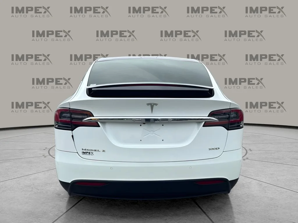 Used 2019  Tesla 100D image 4