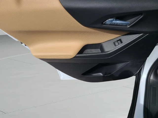 New 2027 Polar White Tricoat Chevrolet ACTIV image 18