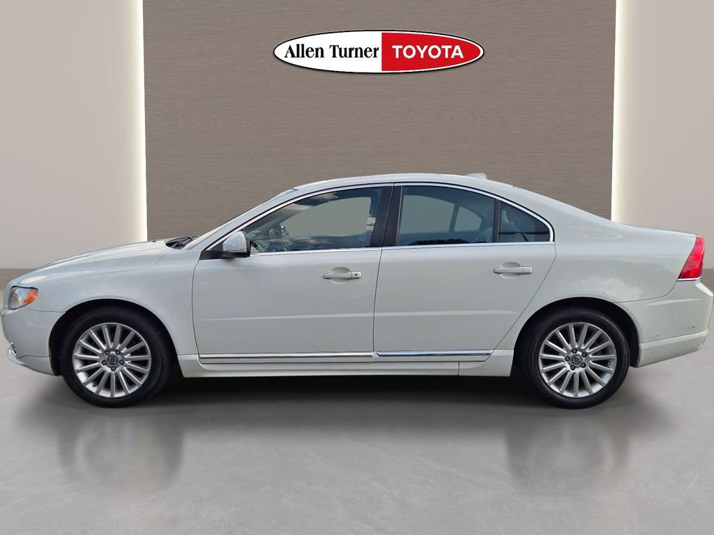 Used 2012 White Volvo 3.2 image 10