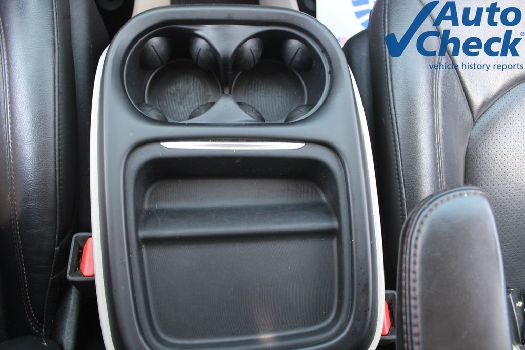 Used 2020 Silver Chrysler Touring L image 13
