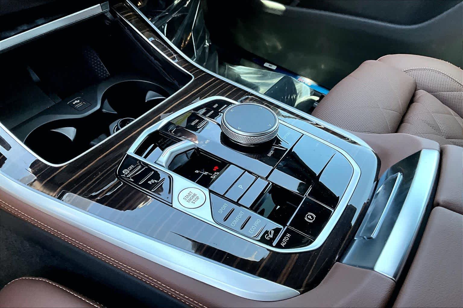 New 2026 Skyscraper Grey Metallic BMW xDrive40i image 7