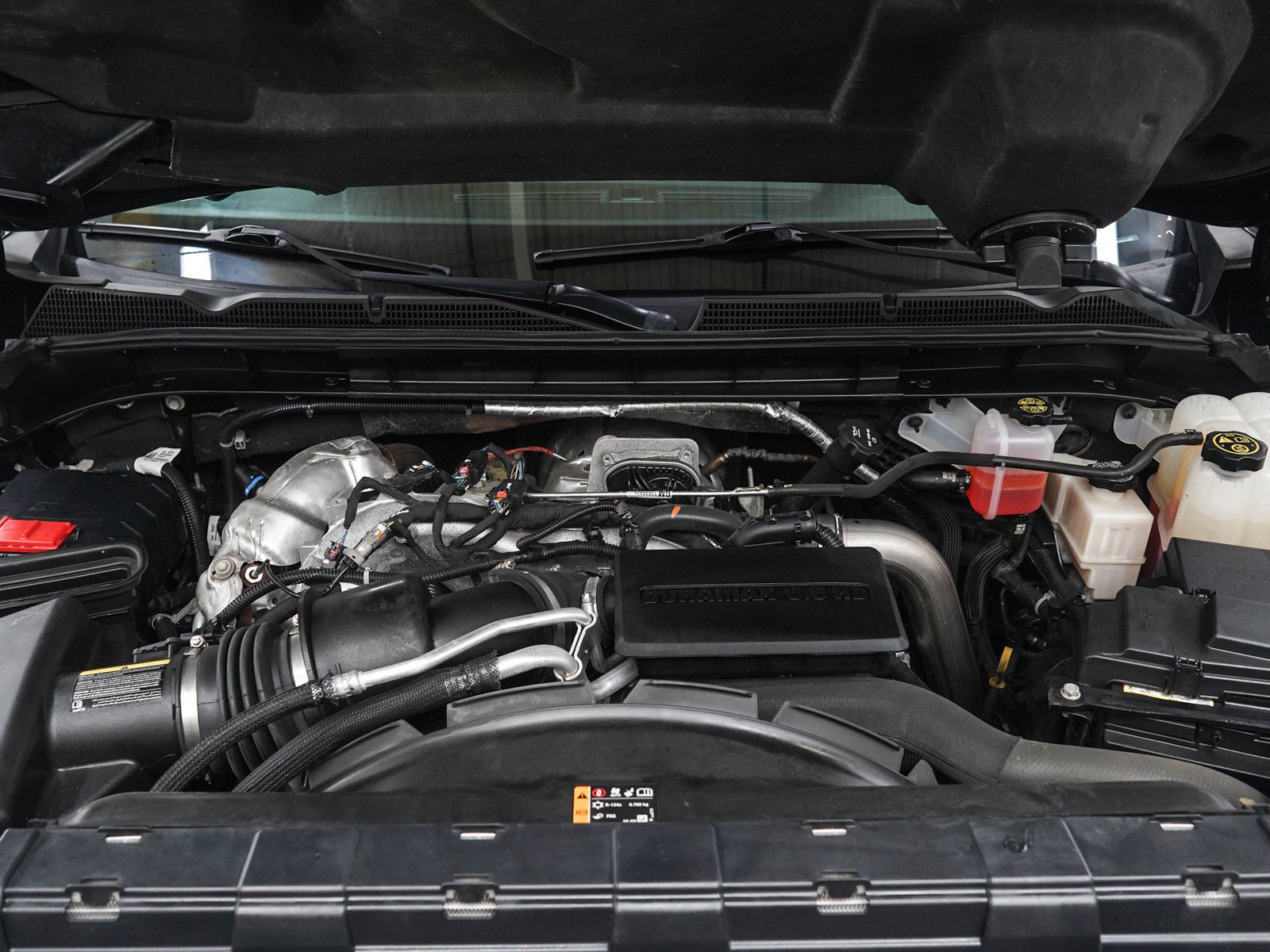 Used 2024 Titanium Rush Metallic GMC AT4 image 33