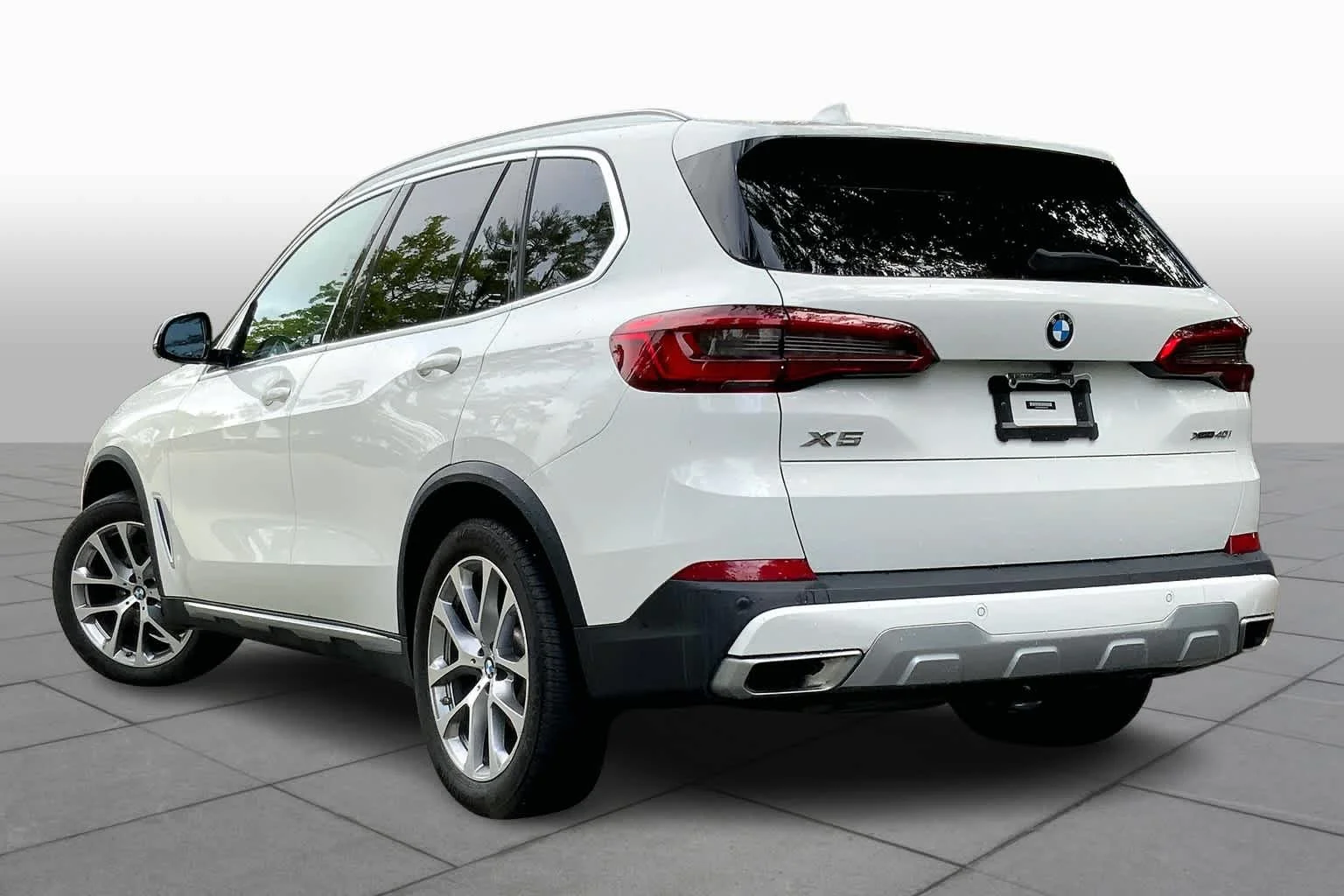 Used 2020 Alpine White BMW xDrive40i image 11