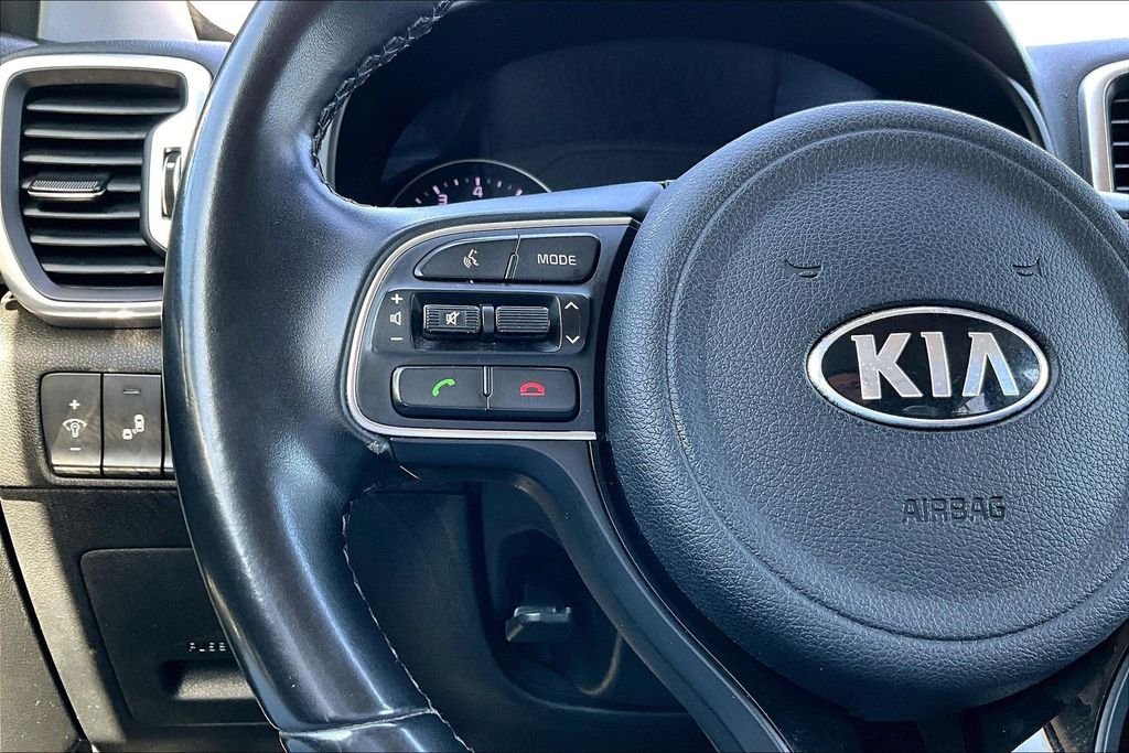 Used 2018 White Kia EX image 10