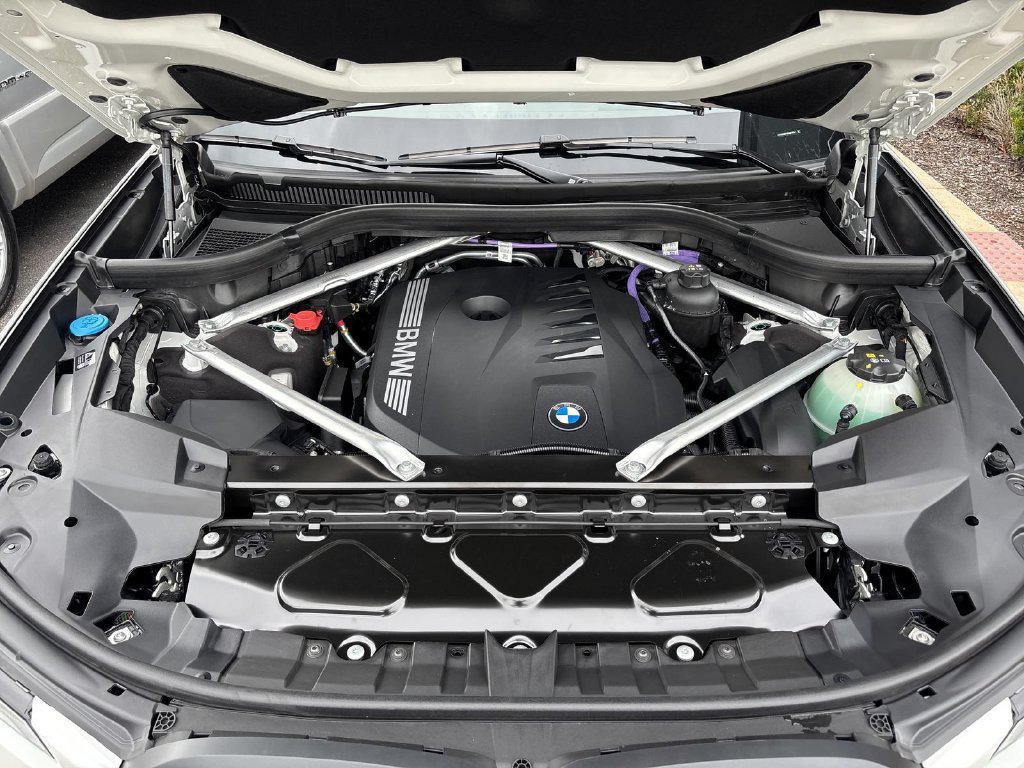 New 2027 Mineral White Metallic BMW xDrive40i image 22