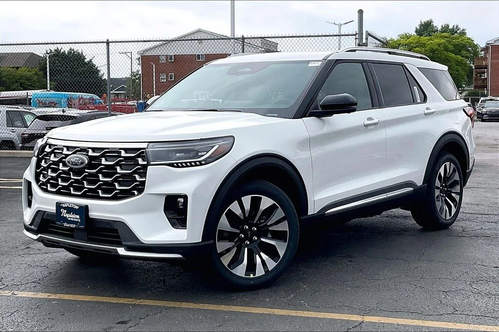 New 2026 Star White Metallic Tri-Coat Ford Platinum™ image 11