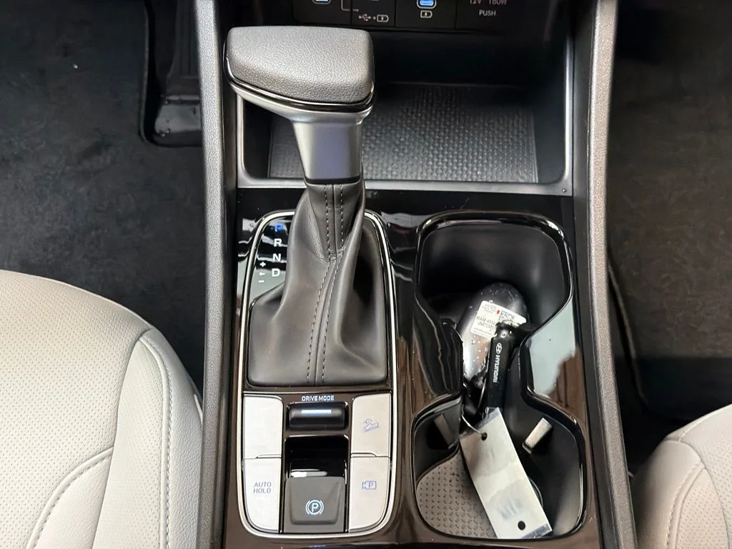 New 2027 Phantom Black Hyundai SE image 16