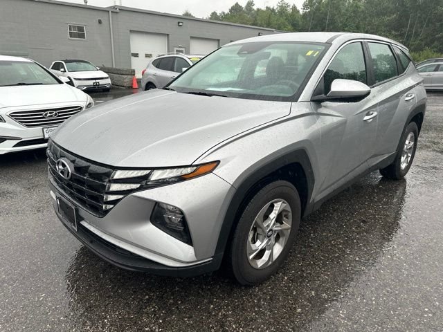 Used 2024 Silver Hyundai SE image 3