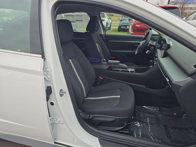New 2026 White Hyundai SEL Sport image 23