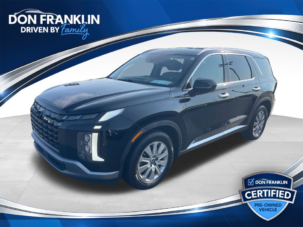 Used 2023 Black Hyundai SEL image 1