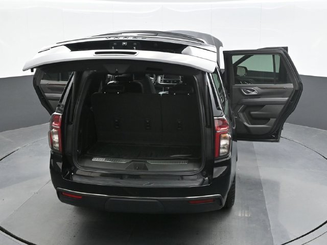 Used 2022 Black Chevrolet Z71 image 27
