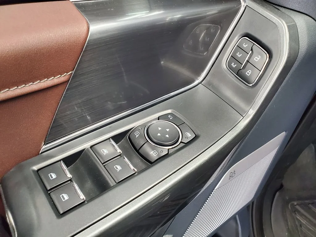 Used 2022 Blue Ford XL image 9