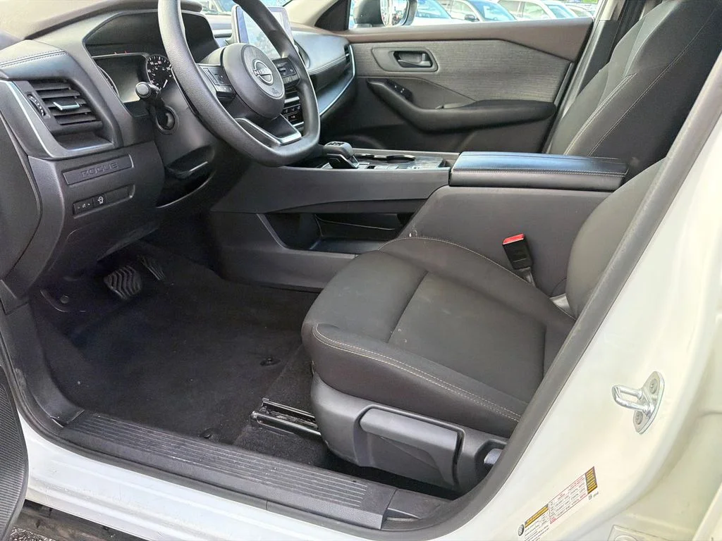 Used 2023 White Nissan S image 9