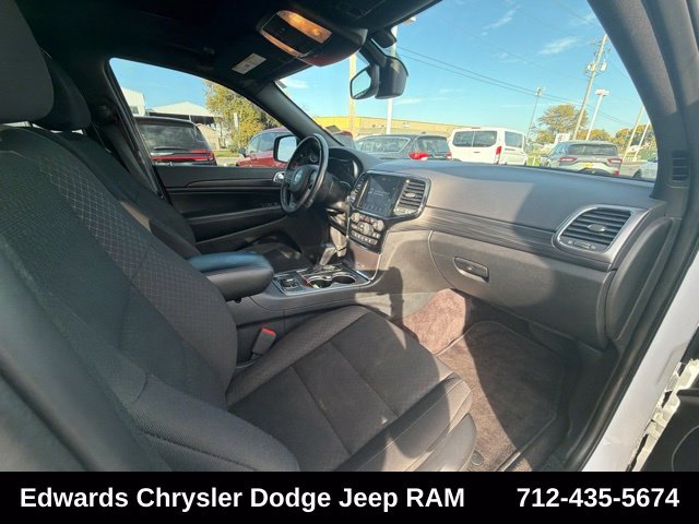 Used 2019 White Jeep Laredo image 36