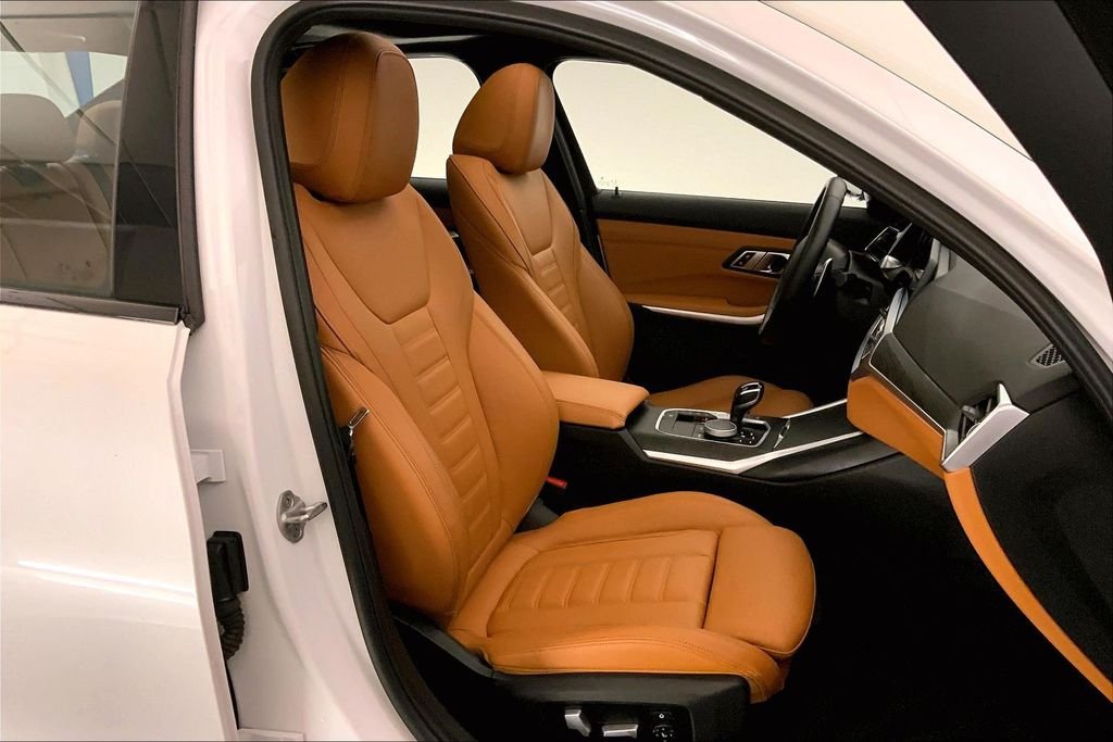 Used 2021 Mineral White Metallic BMW  image 6