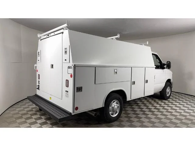 New 2025 Oxford White Ford E-350 SRW image 38