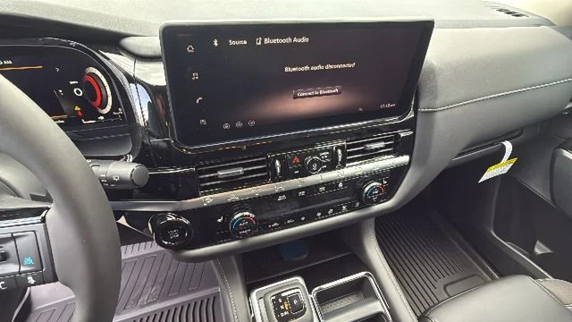 2026 Nissan Pathfinder SL - Photo 15
