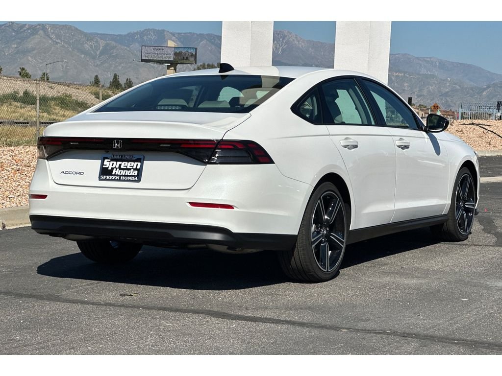 New 2026 Platinum White Pearl Honda SE image 4