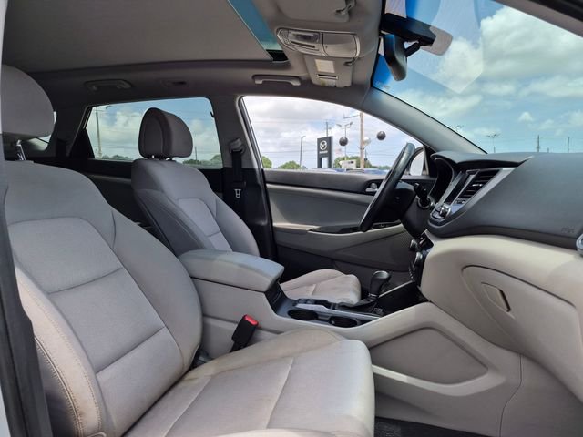 Used 2018 Molten Silver Hyundai Value image 30