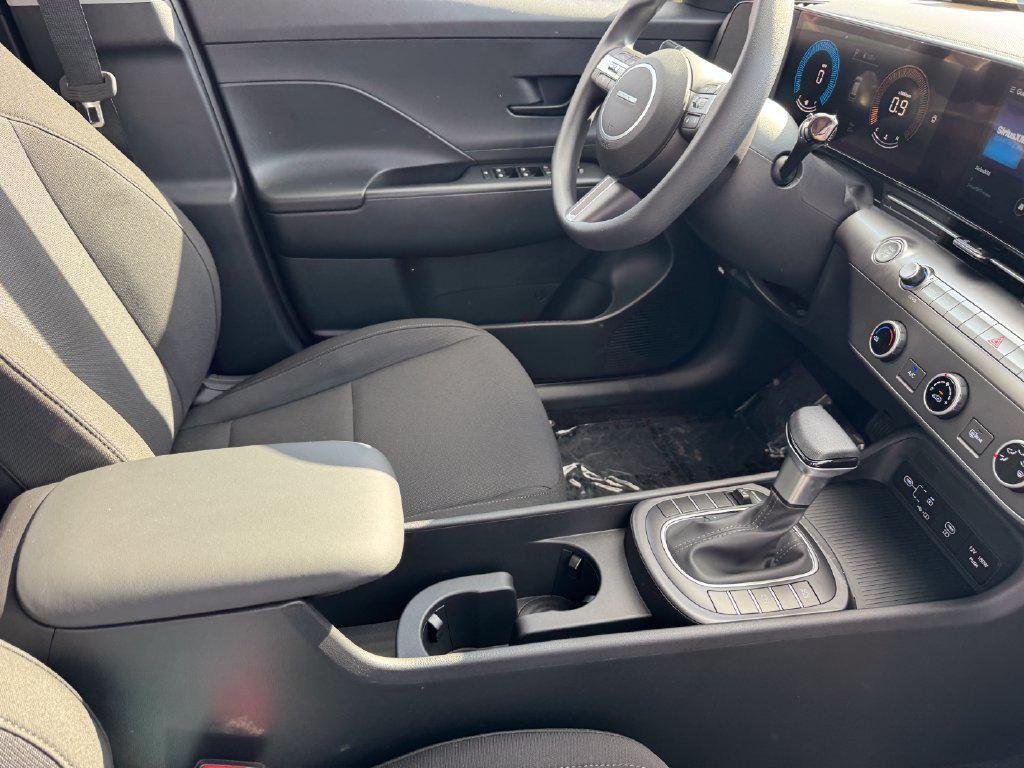 New 2027 Gray Hyundai SE FWD image 9