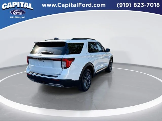 Used 2025 White Ford Active image 8