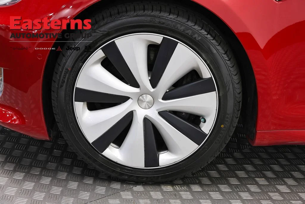 Used 2020 Red Tesla Long Range Plus image 25
