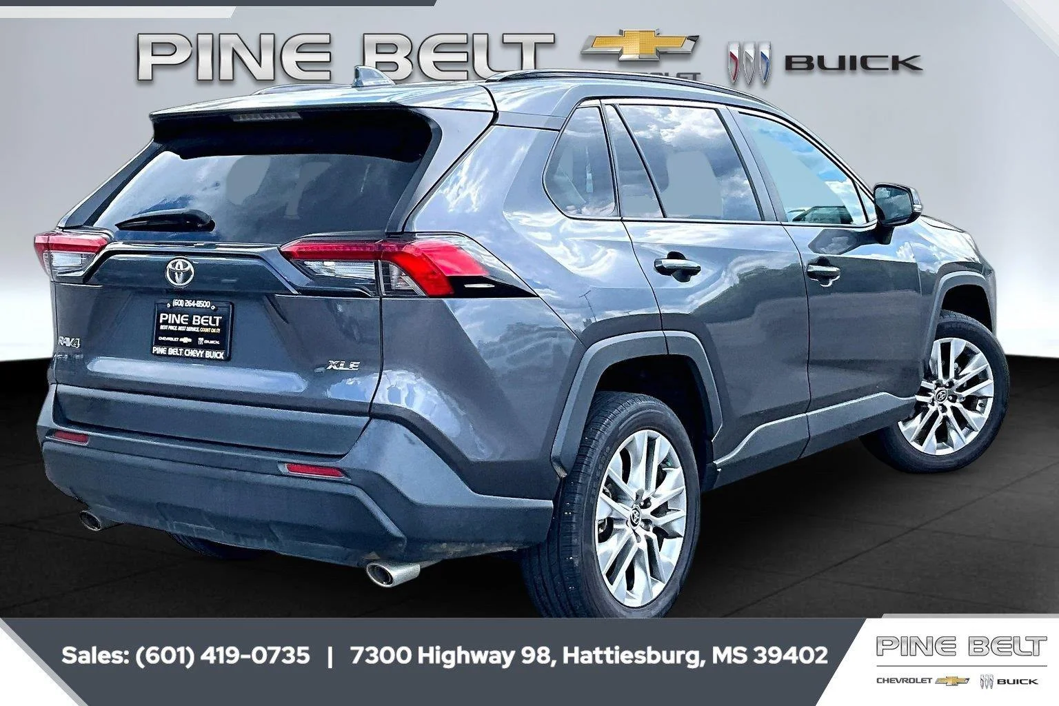 Used 2024 Magnetic Gray Metallic Toyota XLE Premium image 11