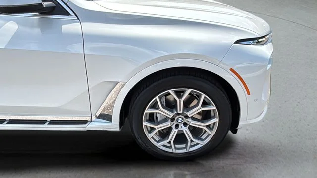 Used 2026 White BMW xDrive40i image 37