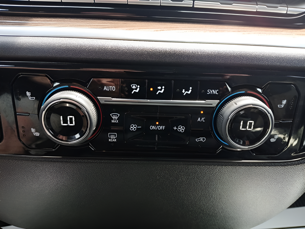 Used 2022 Blue Chevrolet LT image 21