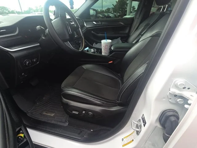 Used 2024 White Jeep Altitude X image 4