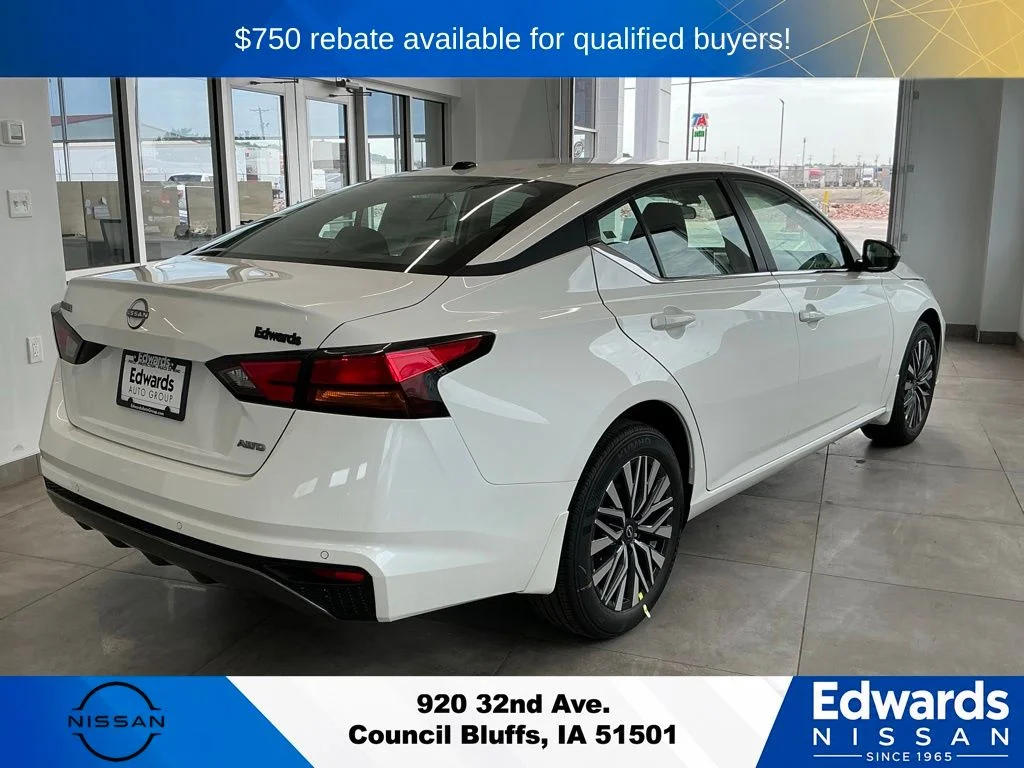 New 2026 White Nissan 2.5 SV image 7
