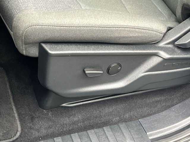 Used 2025 Oxford White Ford XLT image 10