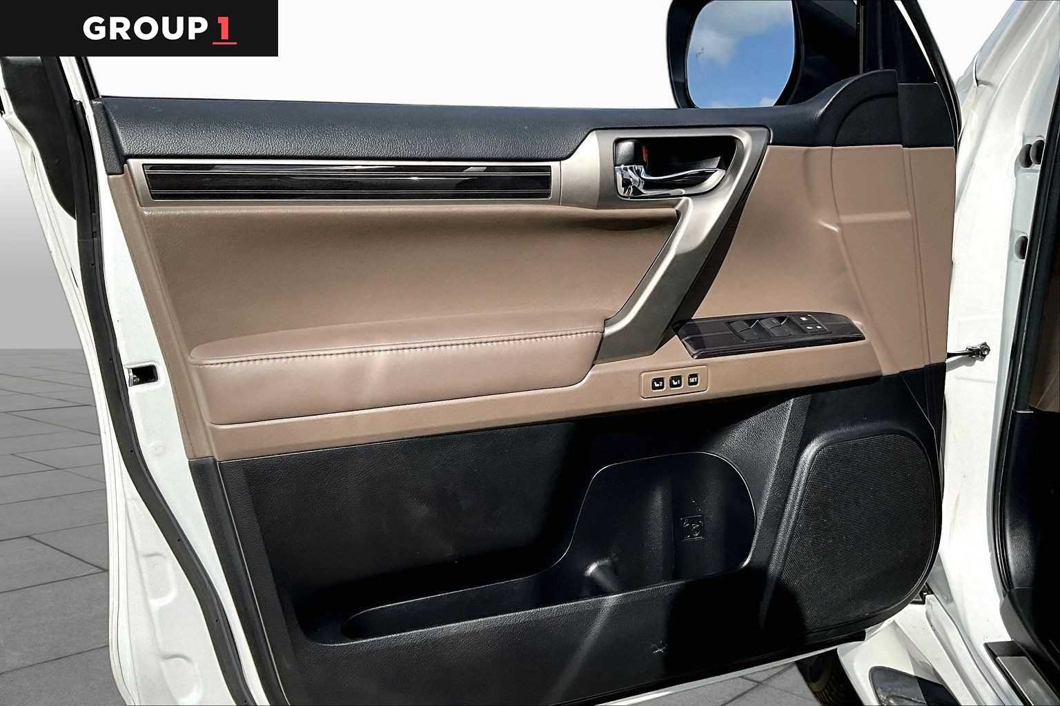 Used 2020 Starfire Pearl Lexus Premium image 19