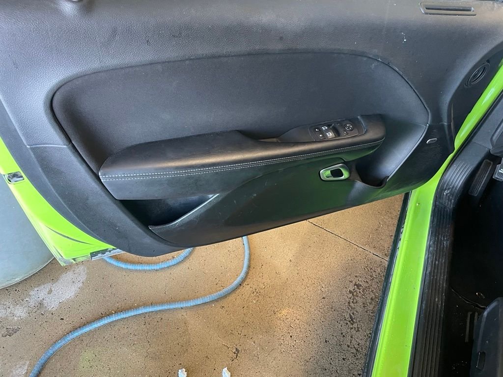 Used 2023 Green Dodge SXT image 9
